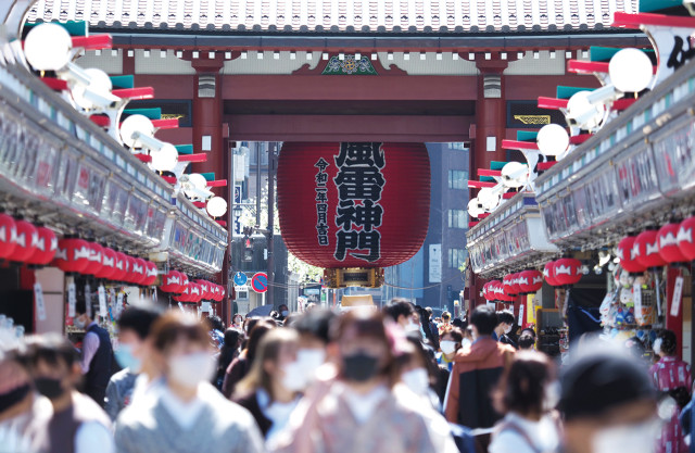 Nakamise Shopping Street